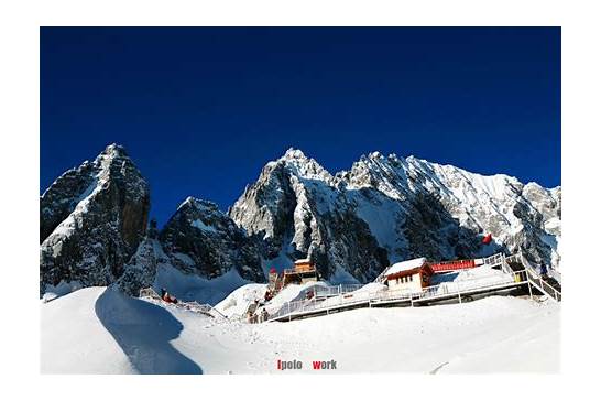 云南玉龙雪山冰川公园日限游客1万人保护冰川资源